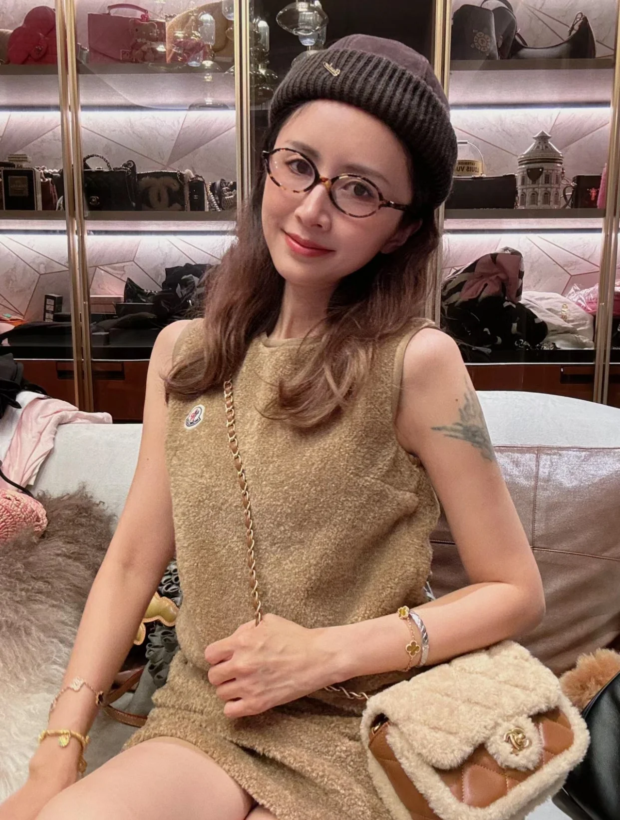 Сумка Chanel с клапаном и цепочкой в ??виде плюшевого мишки из 24-каратного золота (маленькая).