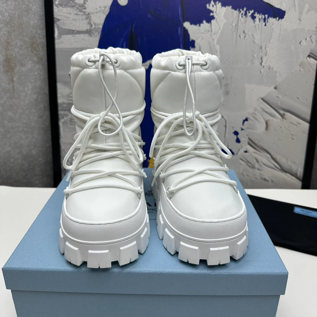 Горнолыжные ботинки Prada - белые