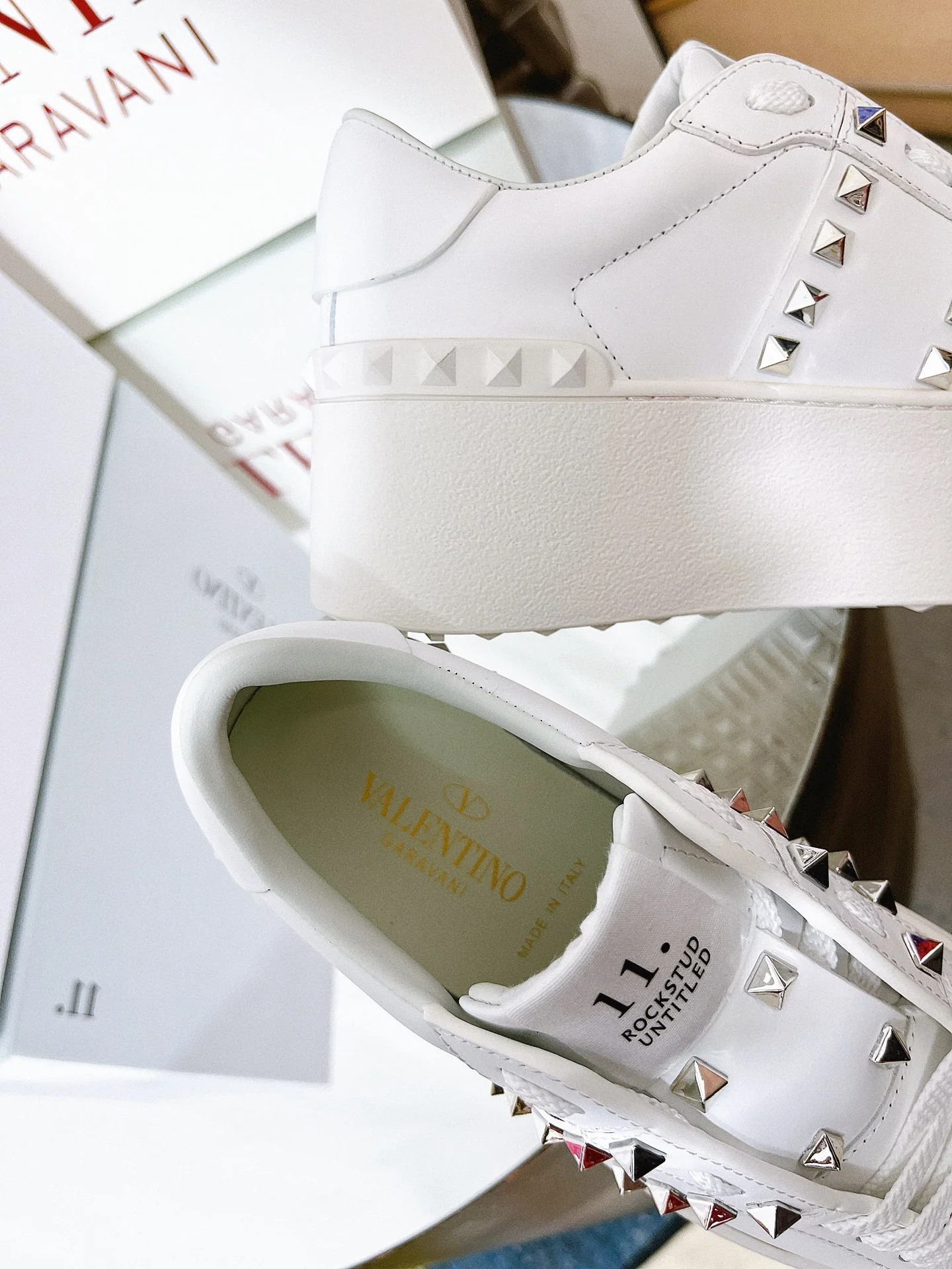 Белые повседневные кроссовки на платформе Valentino - белые