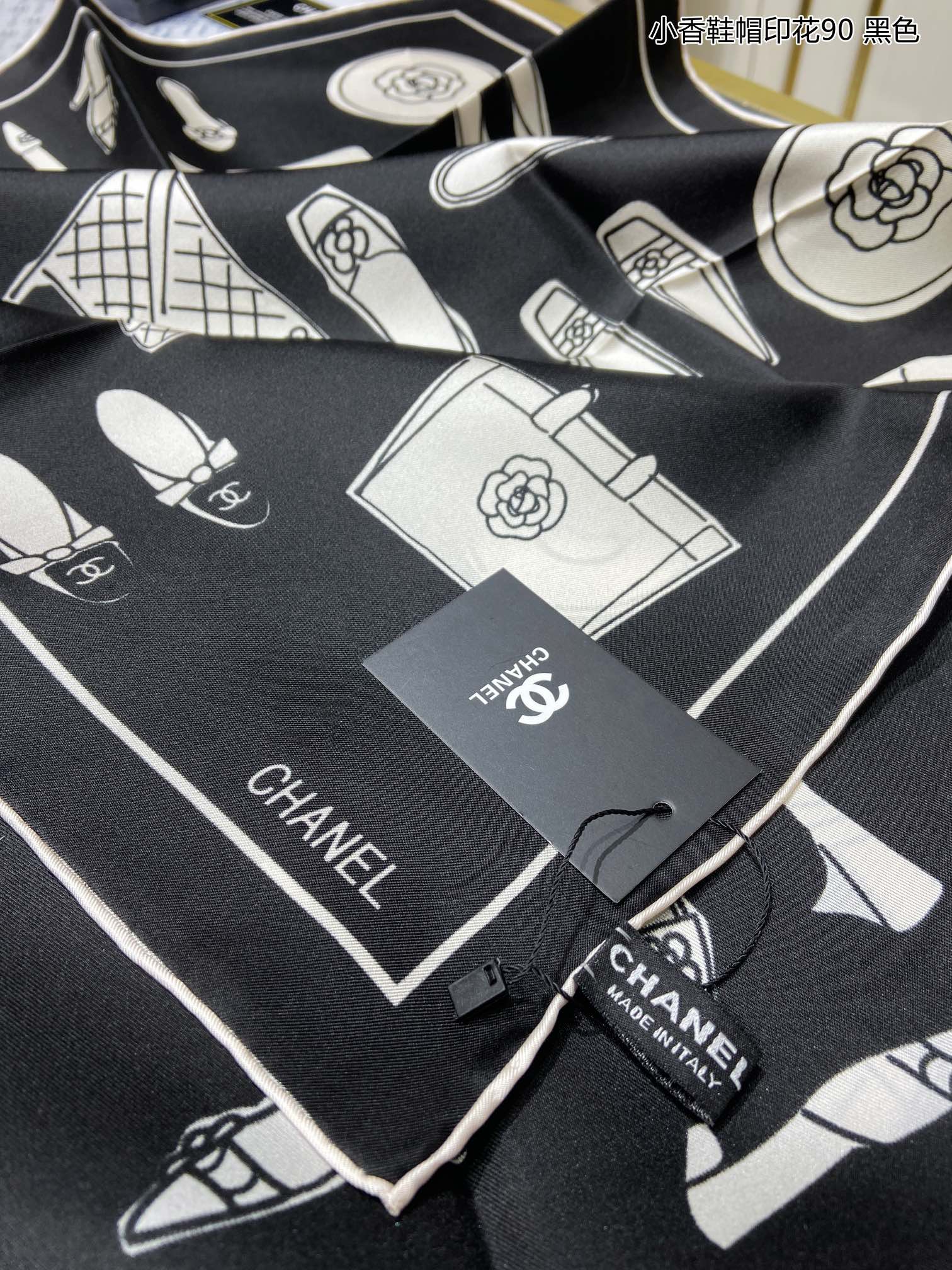 Chanel - Шелковый шарф с принтом