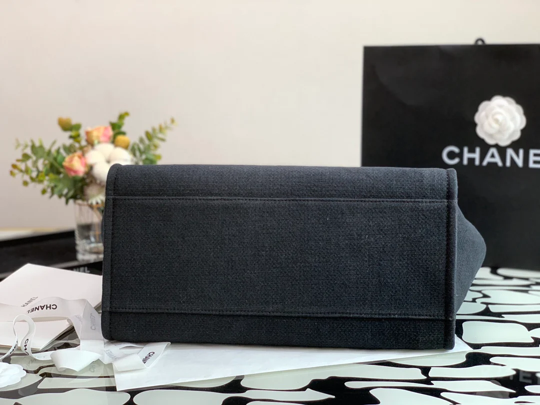 Пляжная сумка Chanel из коллекции осень/зима 2022 — черная — большая