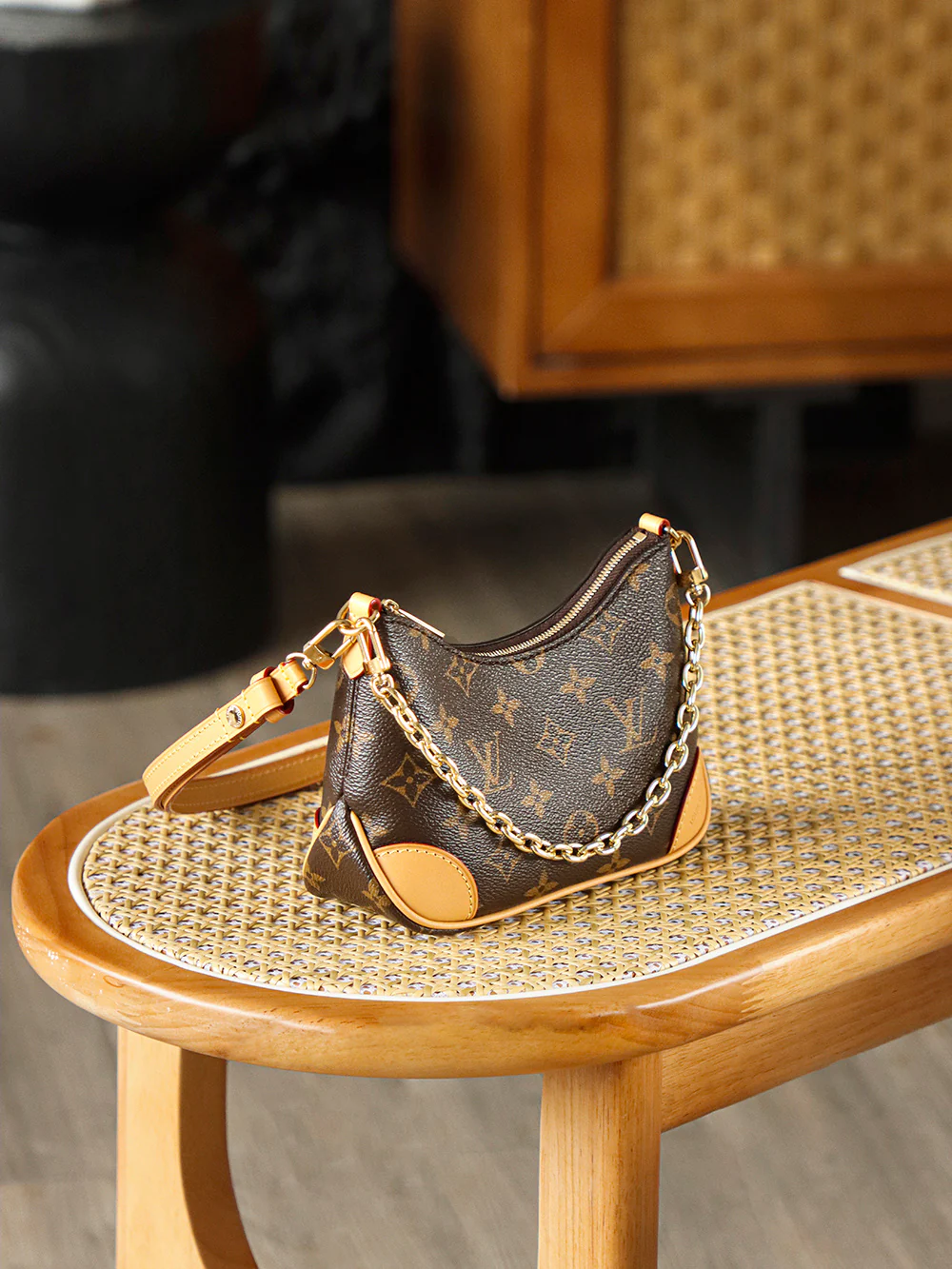 LV-m25519-nano-boulogne croissant