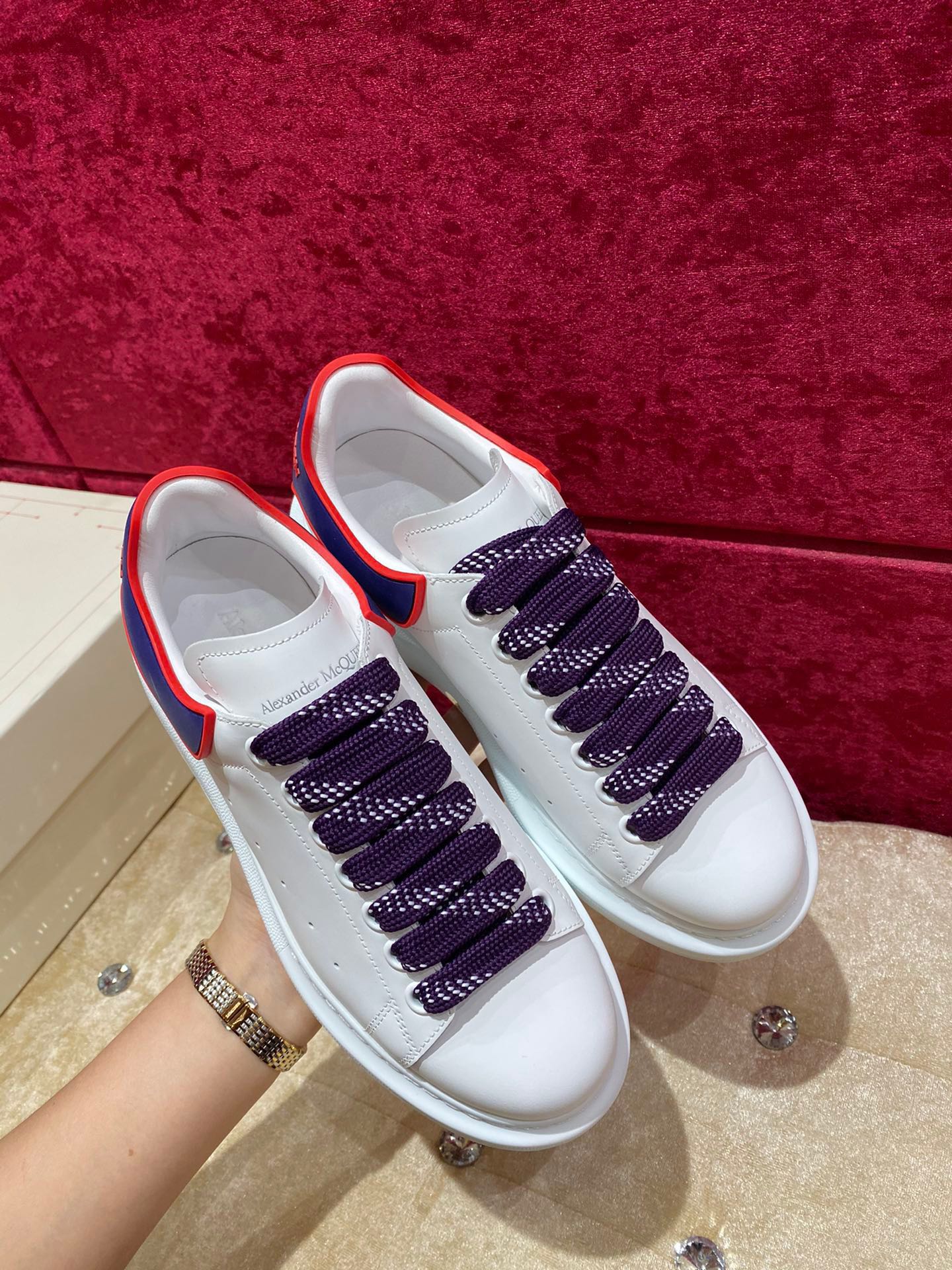 McQueen - Классические белые кроссовки - Темно-синяя пятка