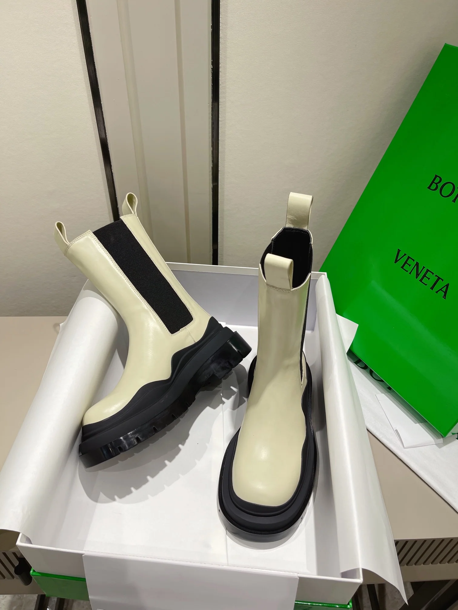 BV - Ботинки на платформе до середины икры - Черно-белые