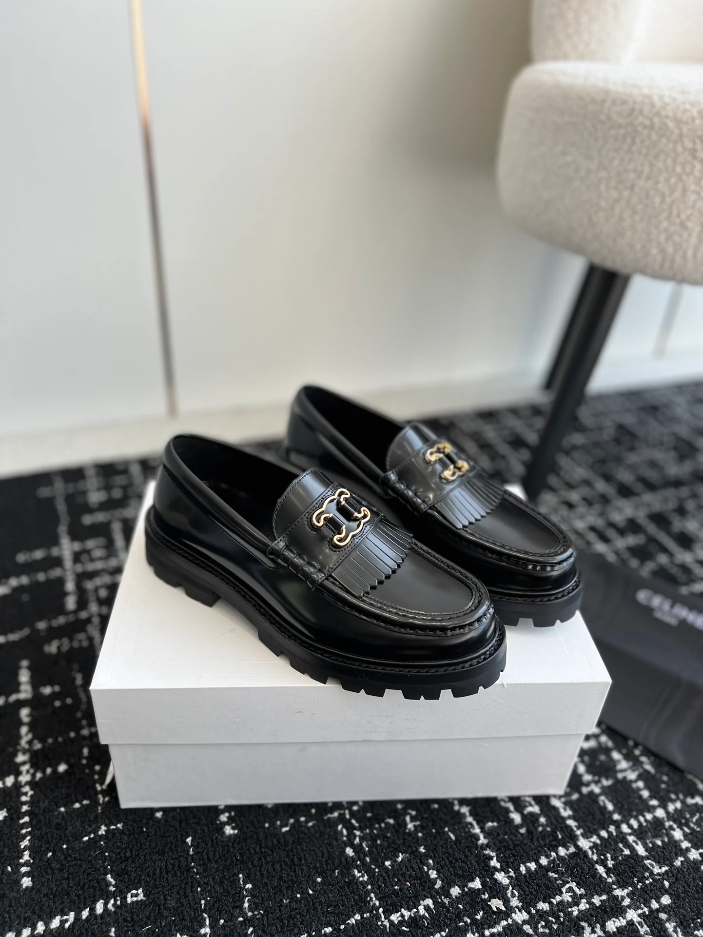 Celine - Весна/Лето 2023 Новинка - Лоферы Arc de Triomphe