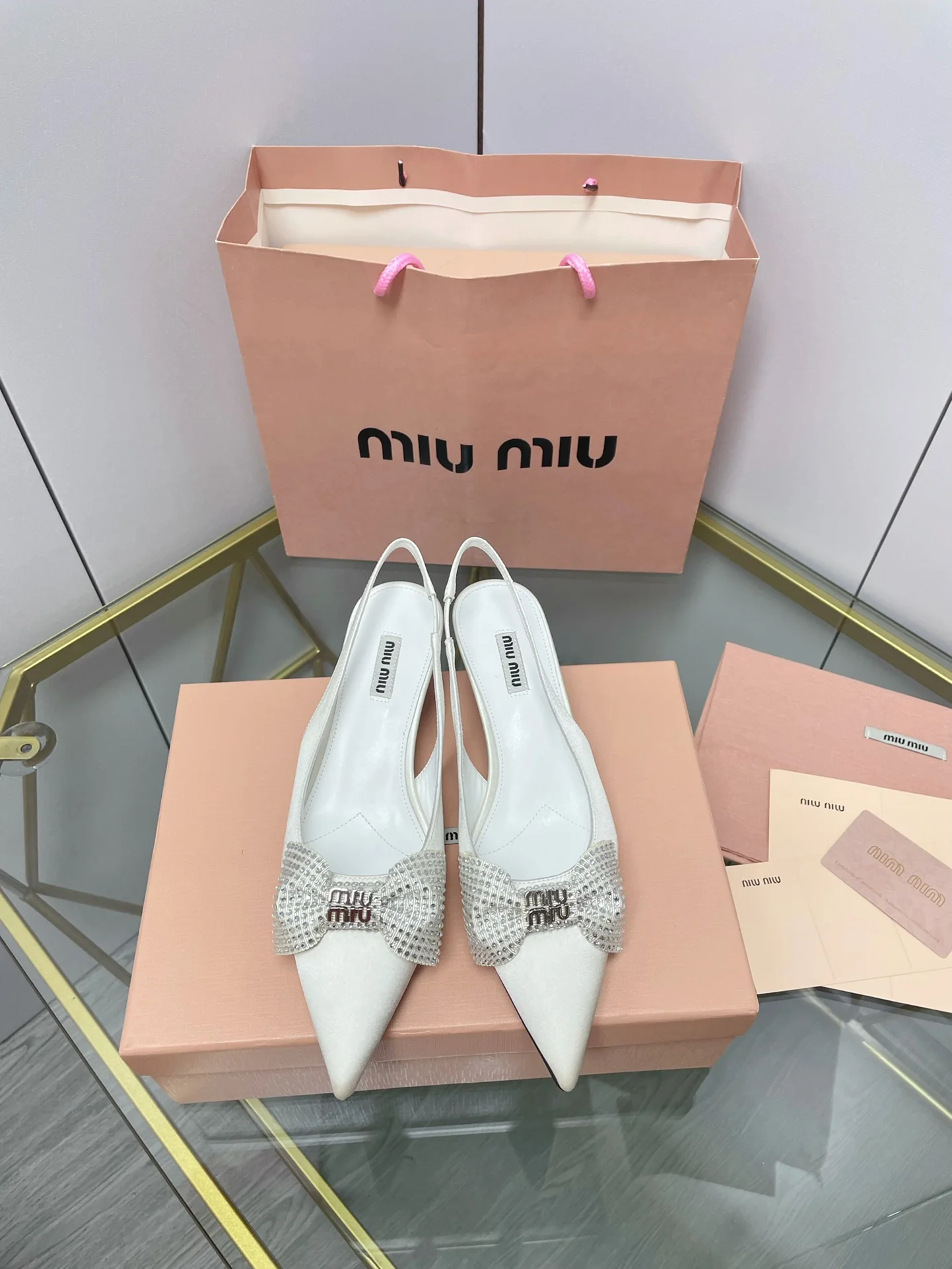 Miu Miu - Туфли на низком каблуке с острым носком