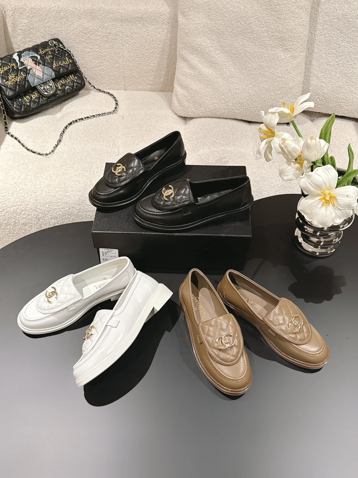 Лоферы в клетку Chanel 2024 - изображение из коллекции