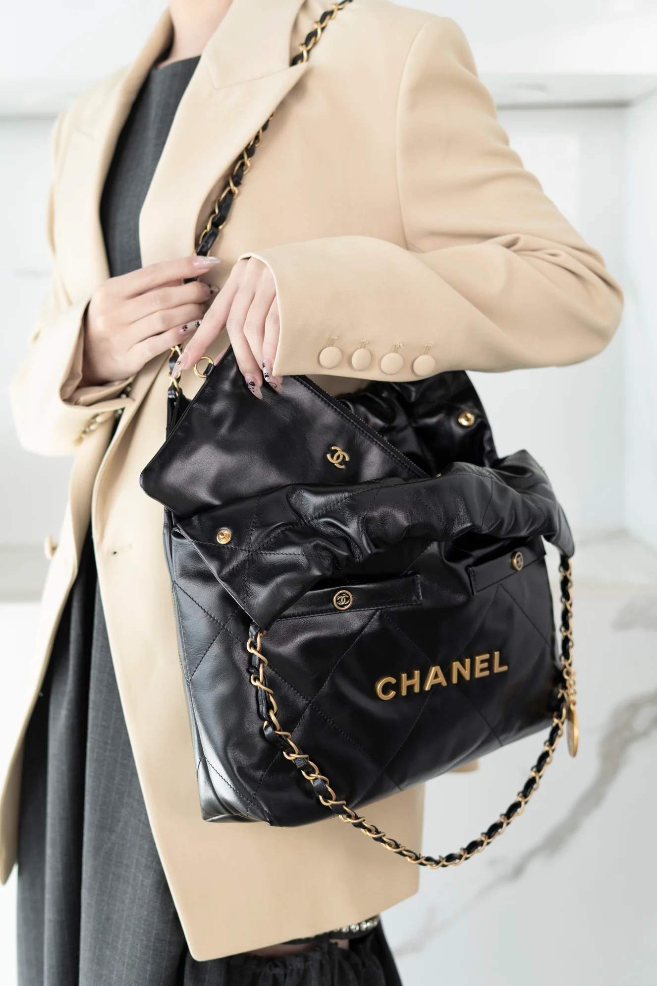 Мусорный мешок Chanel 22bag с двумя карманами, маленький, черный.