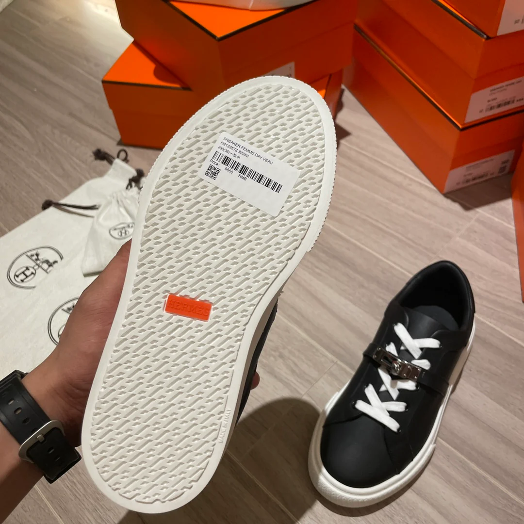 Hermes - Новейшие белые кроссовки Kelly Buckle - Мужской стиль