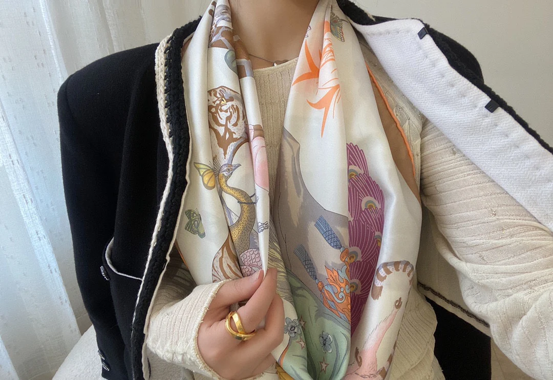 Шелковый шарф Hermes 90