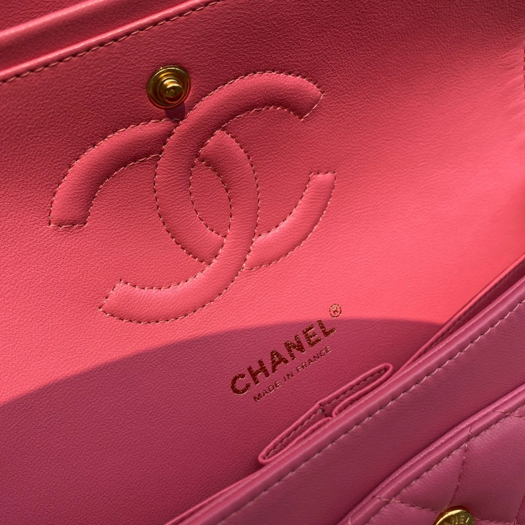 Классическая сумка Chanel из овечьей кожи CF — персиково-розовая с золотой фурнитурой — 25 см