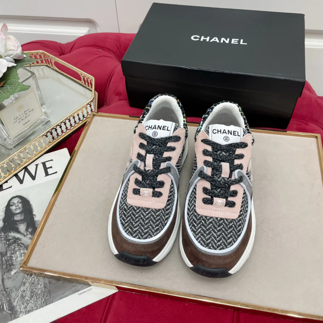 Chanel - Двухцветные шерстяные кроссовки - Черный/Абрикосовый