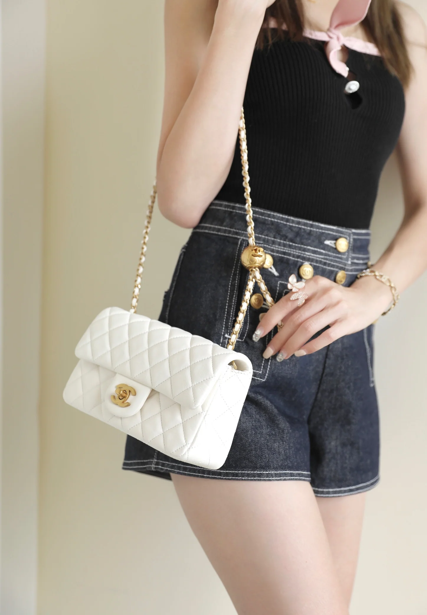 Мини-платье Chanel CF Gold Ball - белое