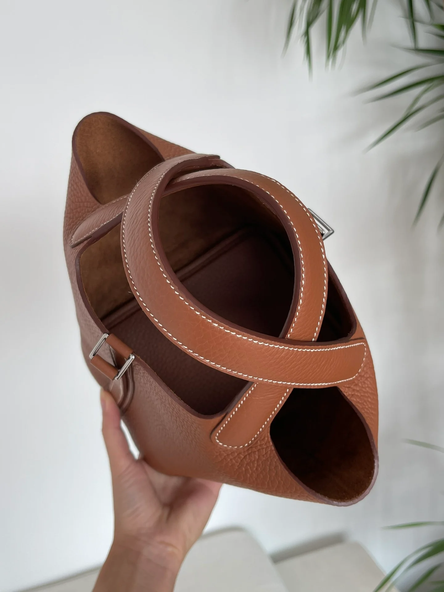 Часы Hermes Picotin 18tc коричневого цвета с серебряной пряжкой