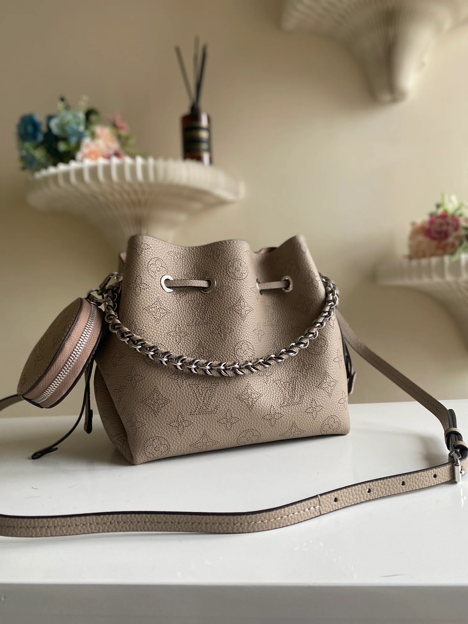 m57070-LV-Bella-Bucket Bag-Khaki