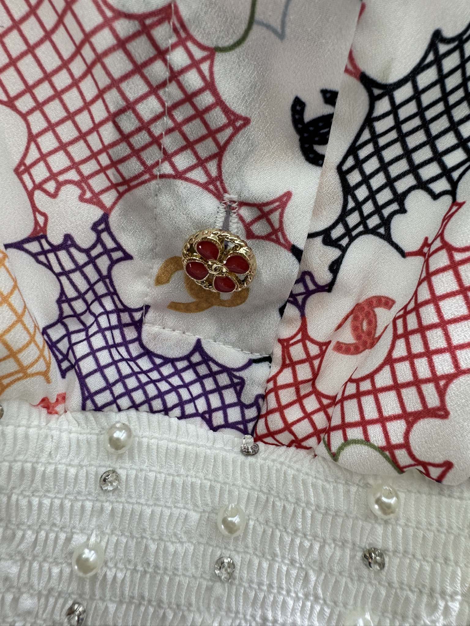 Майка Chanel 2403, расшитая бисером.