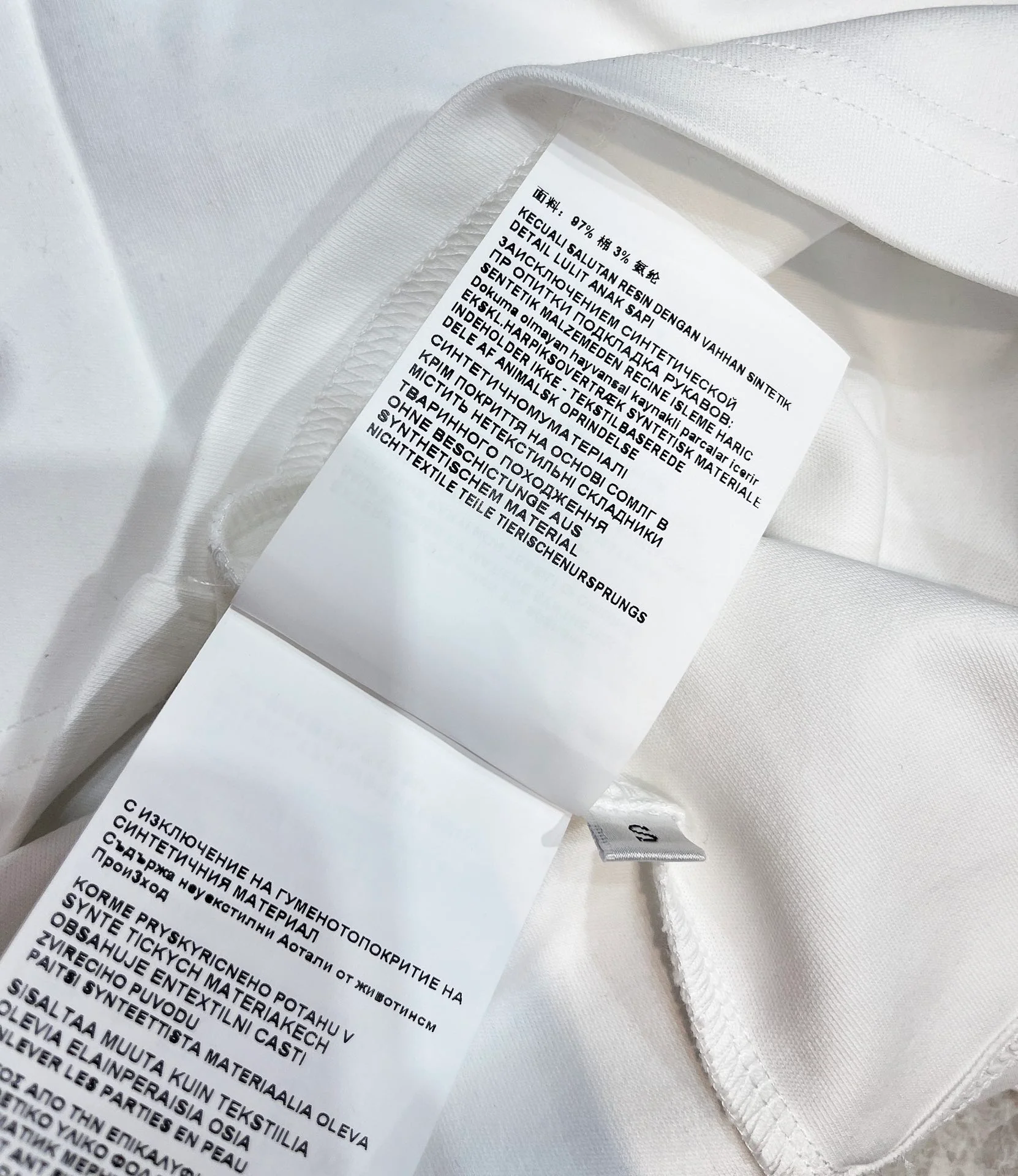 Ожерелье Miu Miu-2404-24ss с массивным бантом из стразов