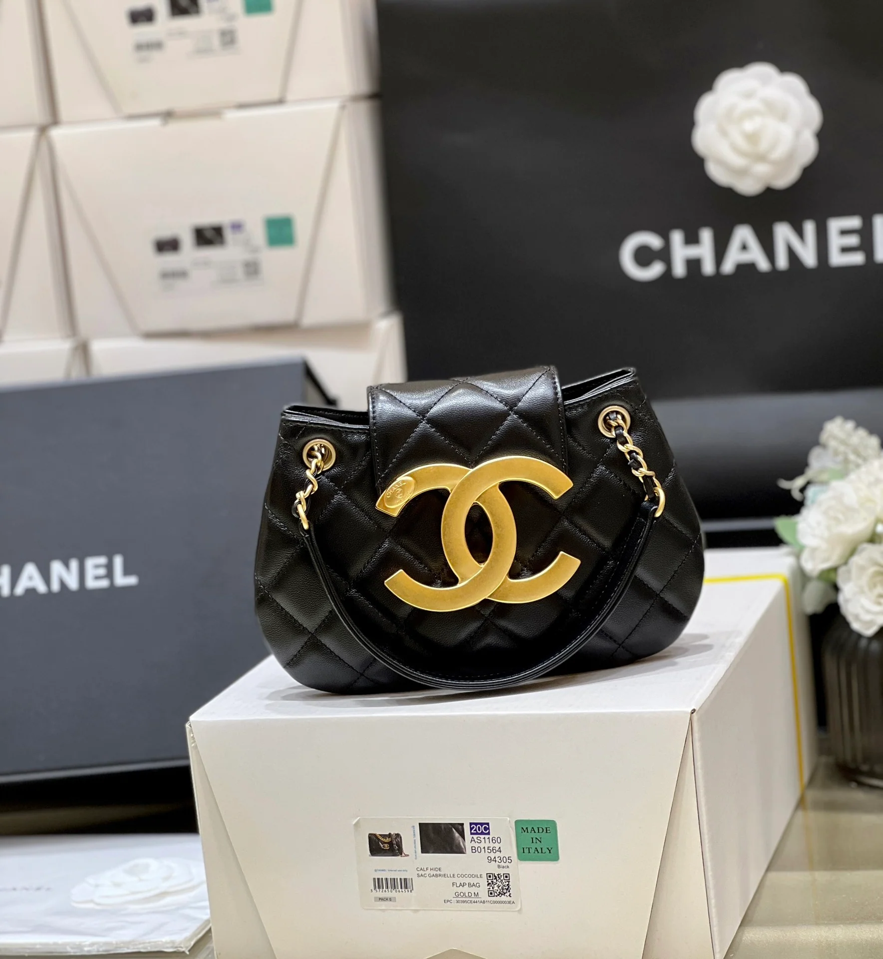 Chanel - Новая большая сумка-мессенджер с двойной буквой C - Черная