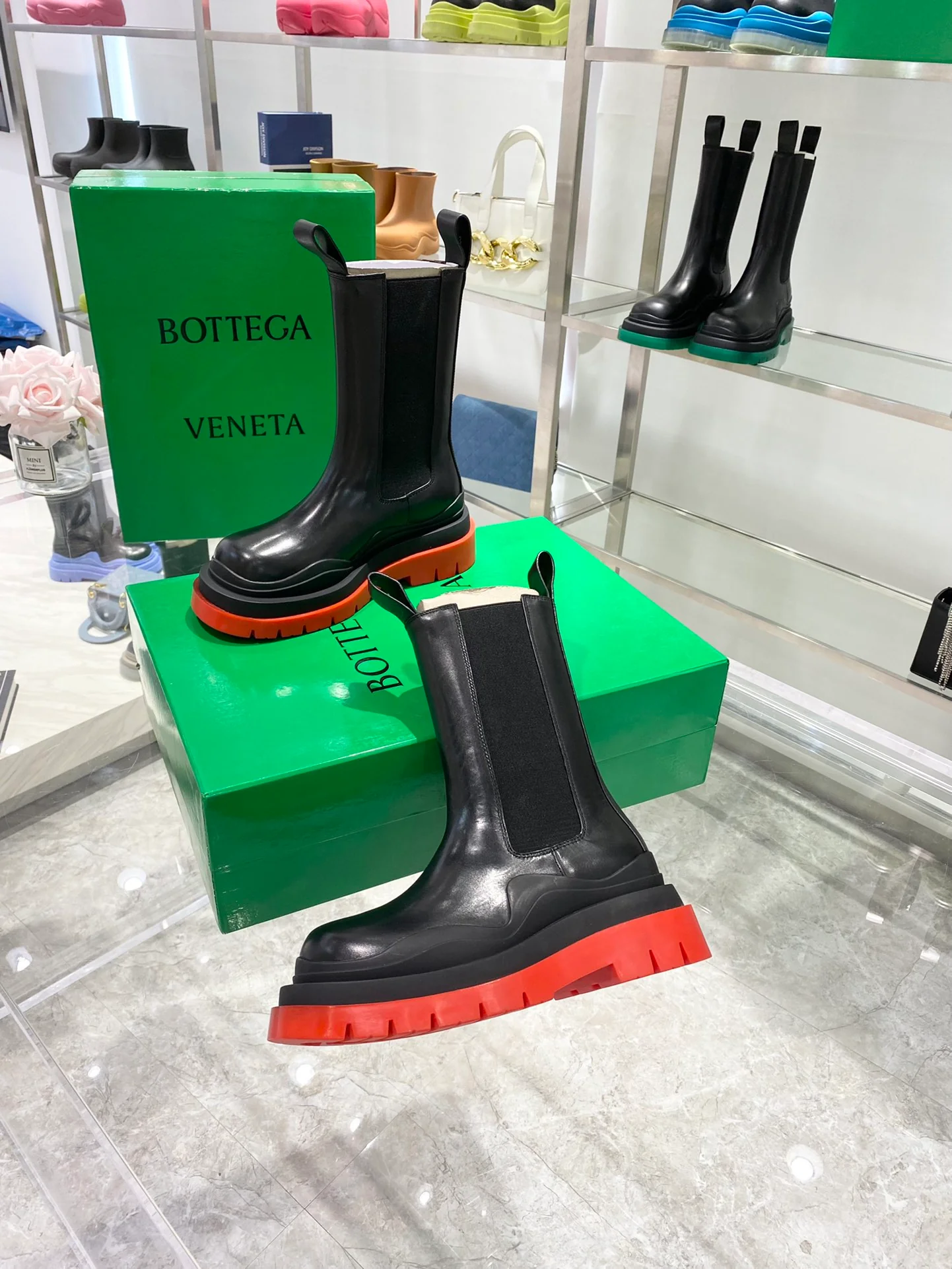 Ботинки Dr. Martens на платформе, бренд BV - Красная подошва - Высота до середины икры