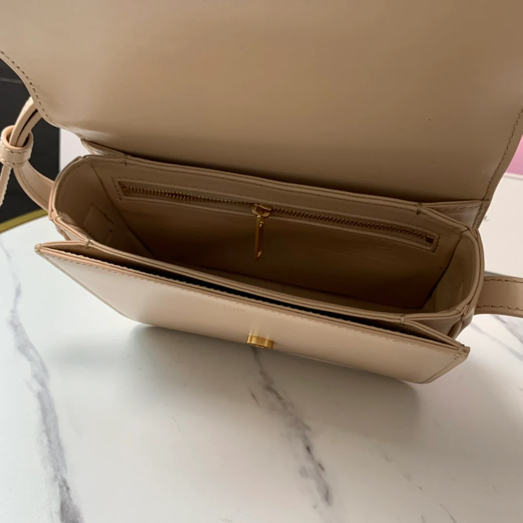 Celine - Новая благотворительная акция ?Триумфальная арка? 2022 года - для подростков 2 лет