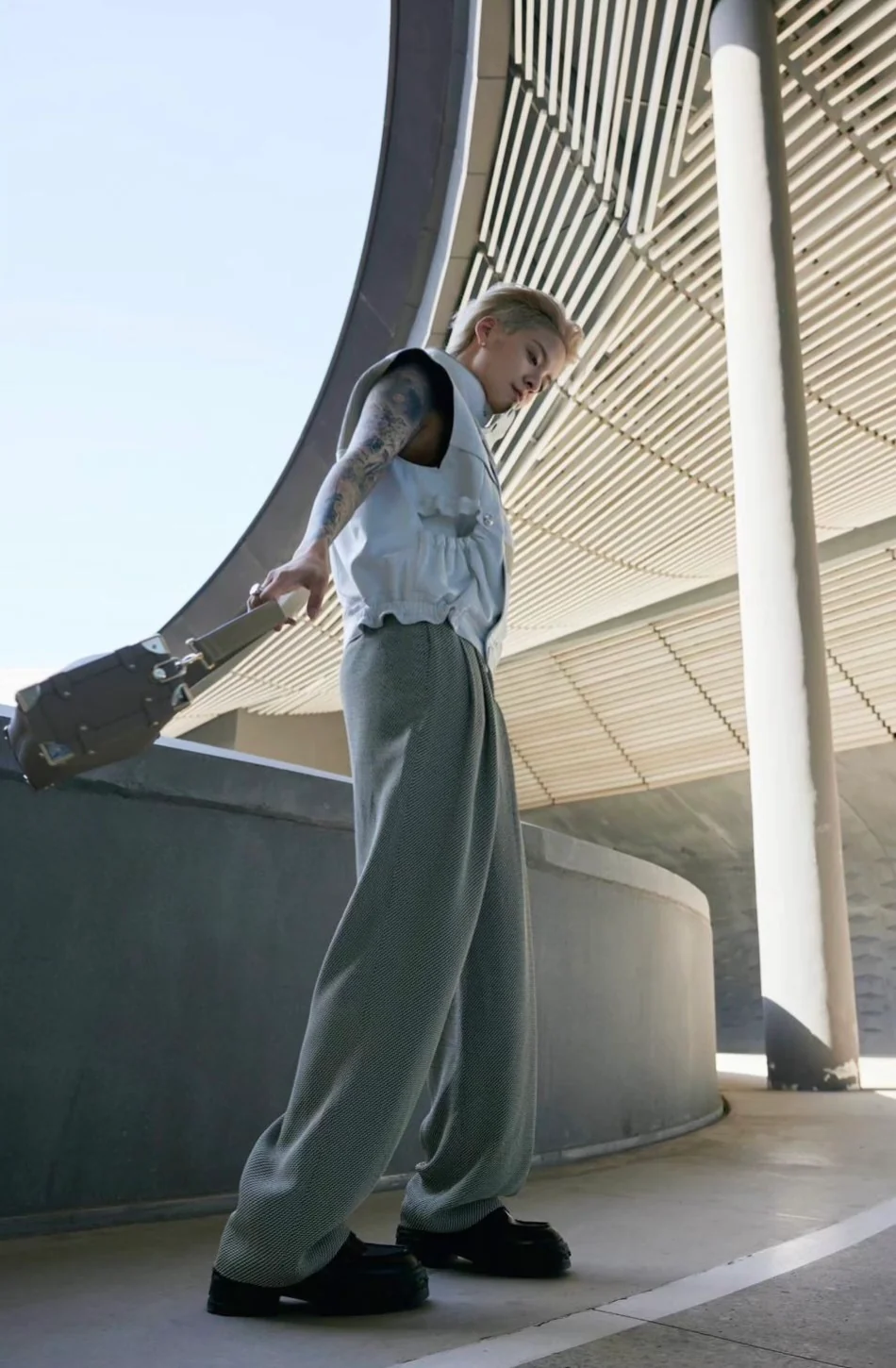 m83080-LV-side-trunk-pm chain bag-brown-1