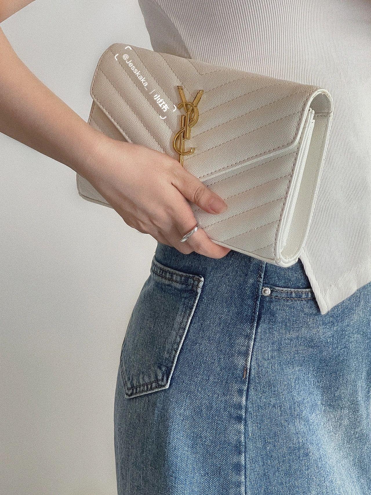 Часы YSL Monogram Caviar WOC — кремово-белые с золотой пряжкой — 22 см