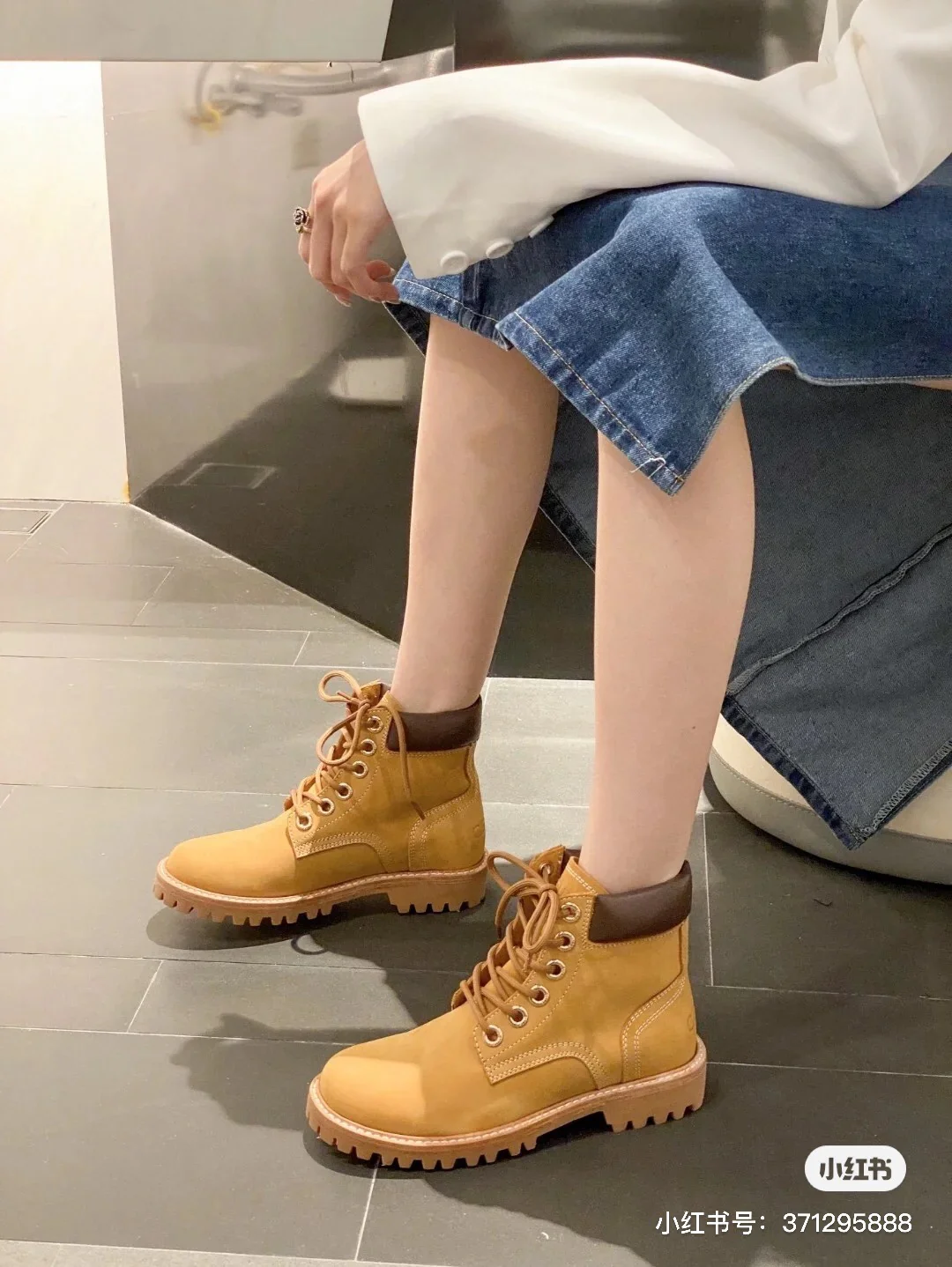 Сапоги для верховой езды Celine - модель унисекс - на фото.