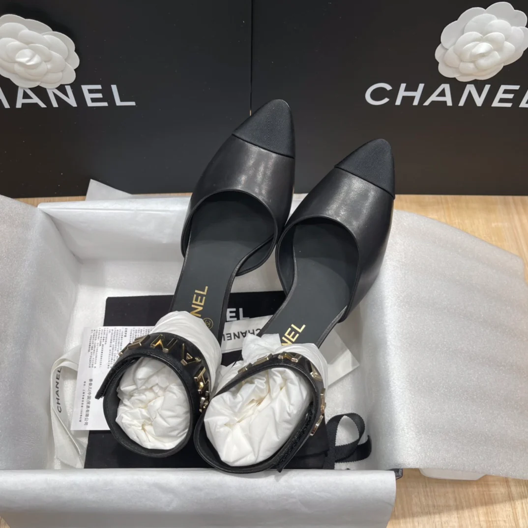 Chanel - Черные ботинки