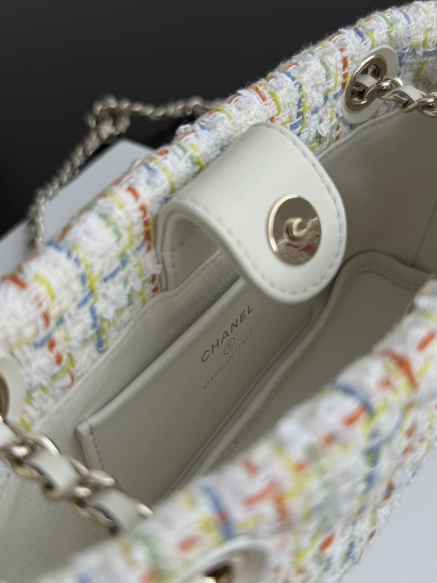 Мини-сумка Chanel 25c радужная