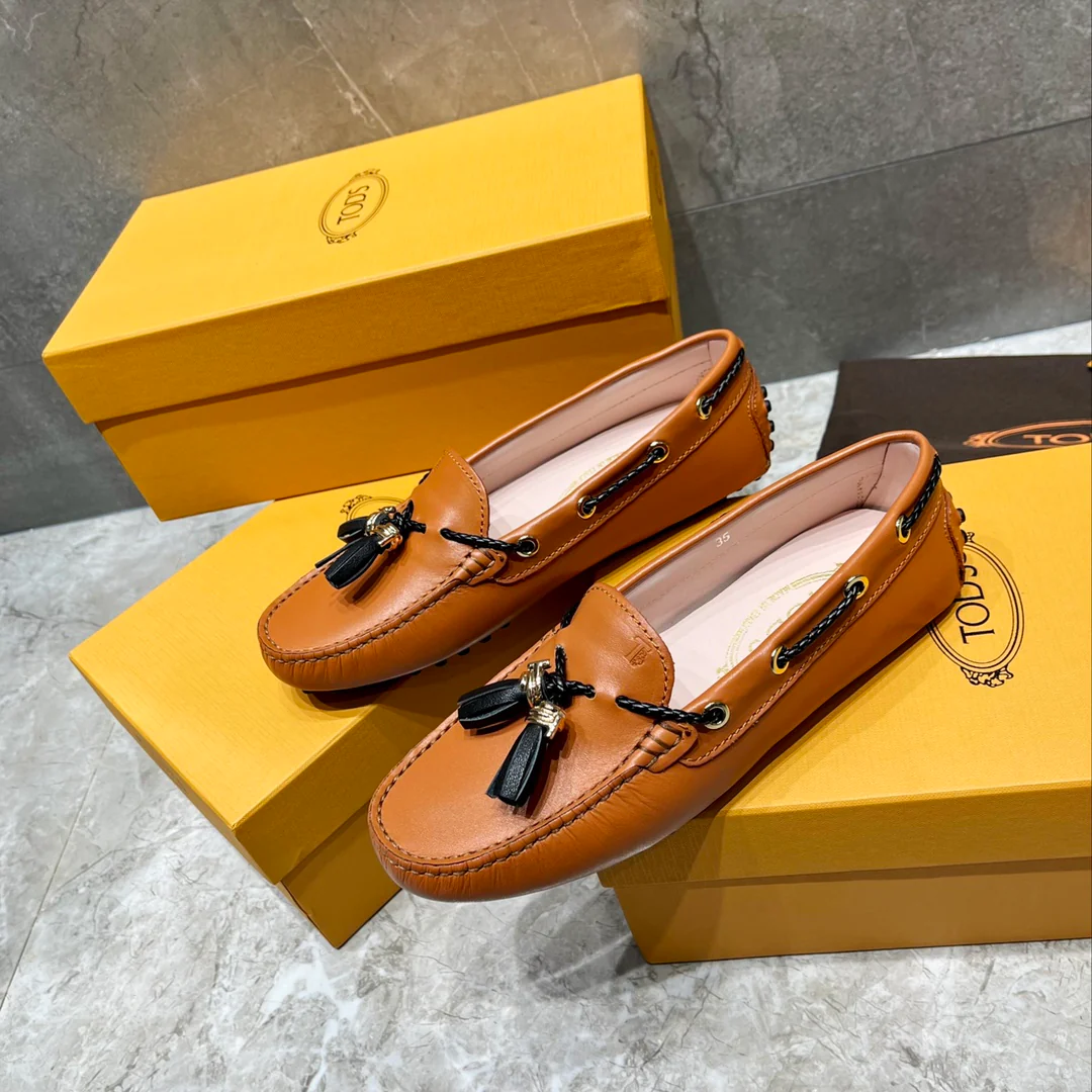 Tods - Подвеска с кисточкой - Лоферы - Туфли без шнурков