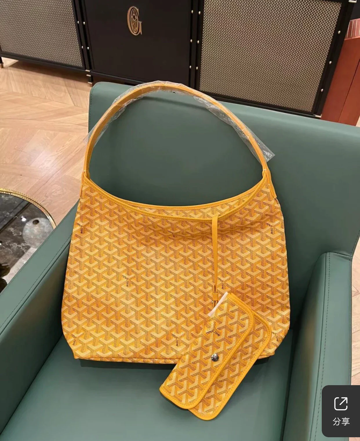 Сумка-тоут Goyard с монограммой, желтая.