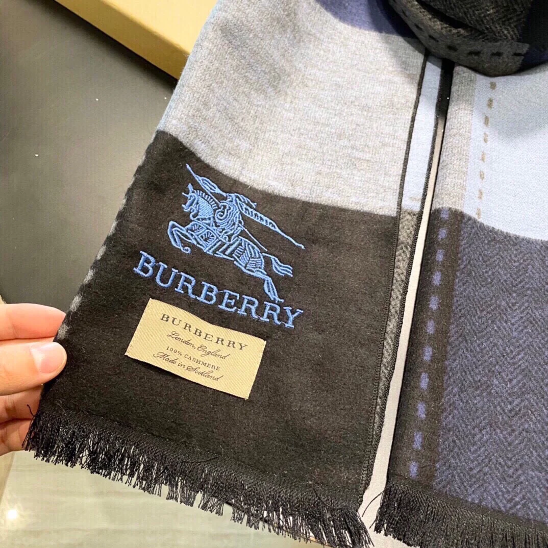 Кашемировый шелковый шарф Burberry