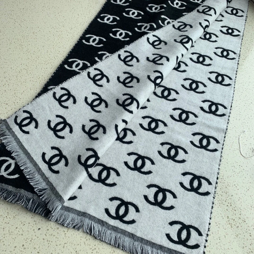 Chanel - Черный