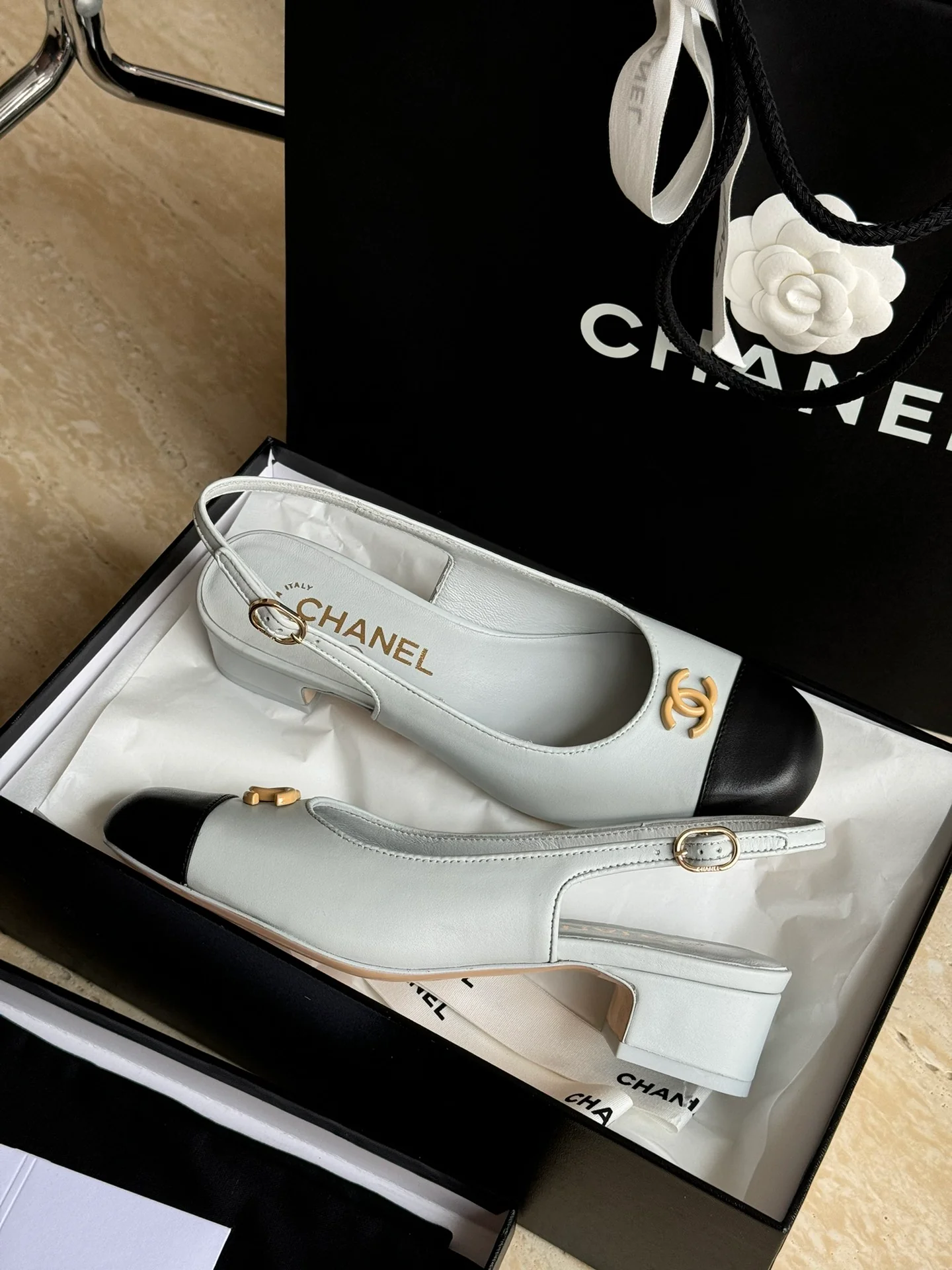 Chanel-2024新款 小方头双C牛皮低跟凉鞋 白色