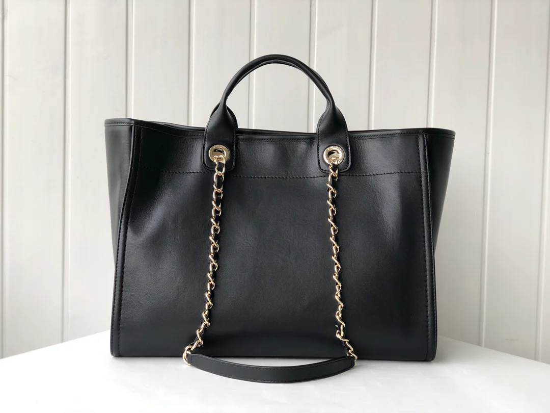 Chanel - Пляжная сумка с тиснением - Телячья кожа - Черная