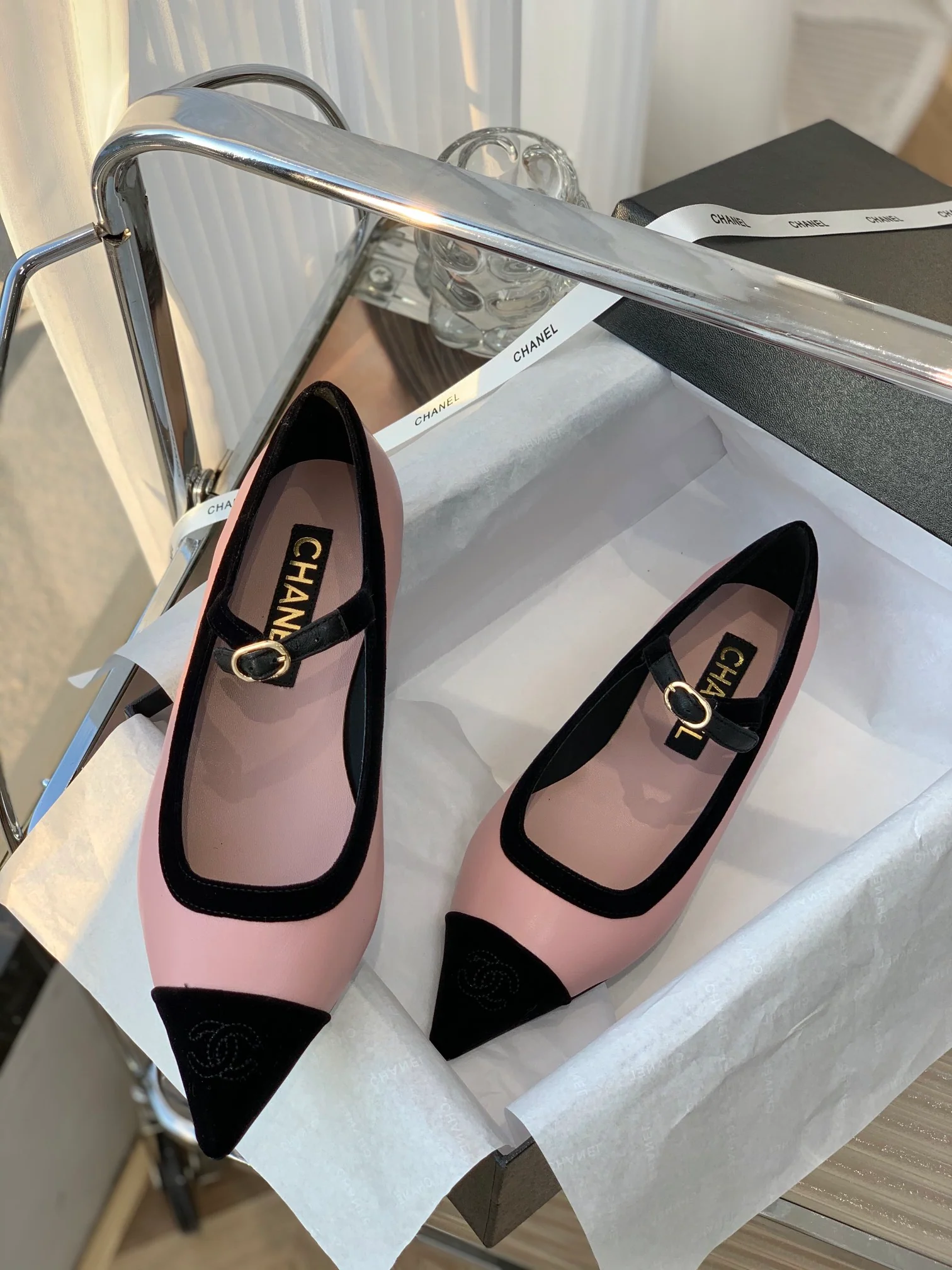 Туфли Мэри Джейн от Chanel — бархат и овечья кожа — розовые