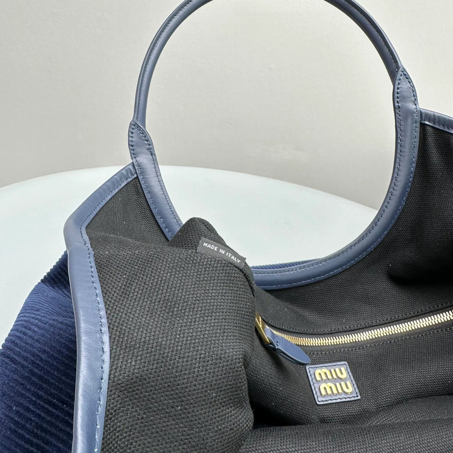 Сумка-тоут Miu Miu Ivy - Вельветовая - Темно-синяя