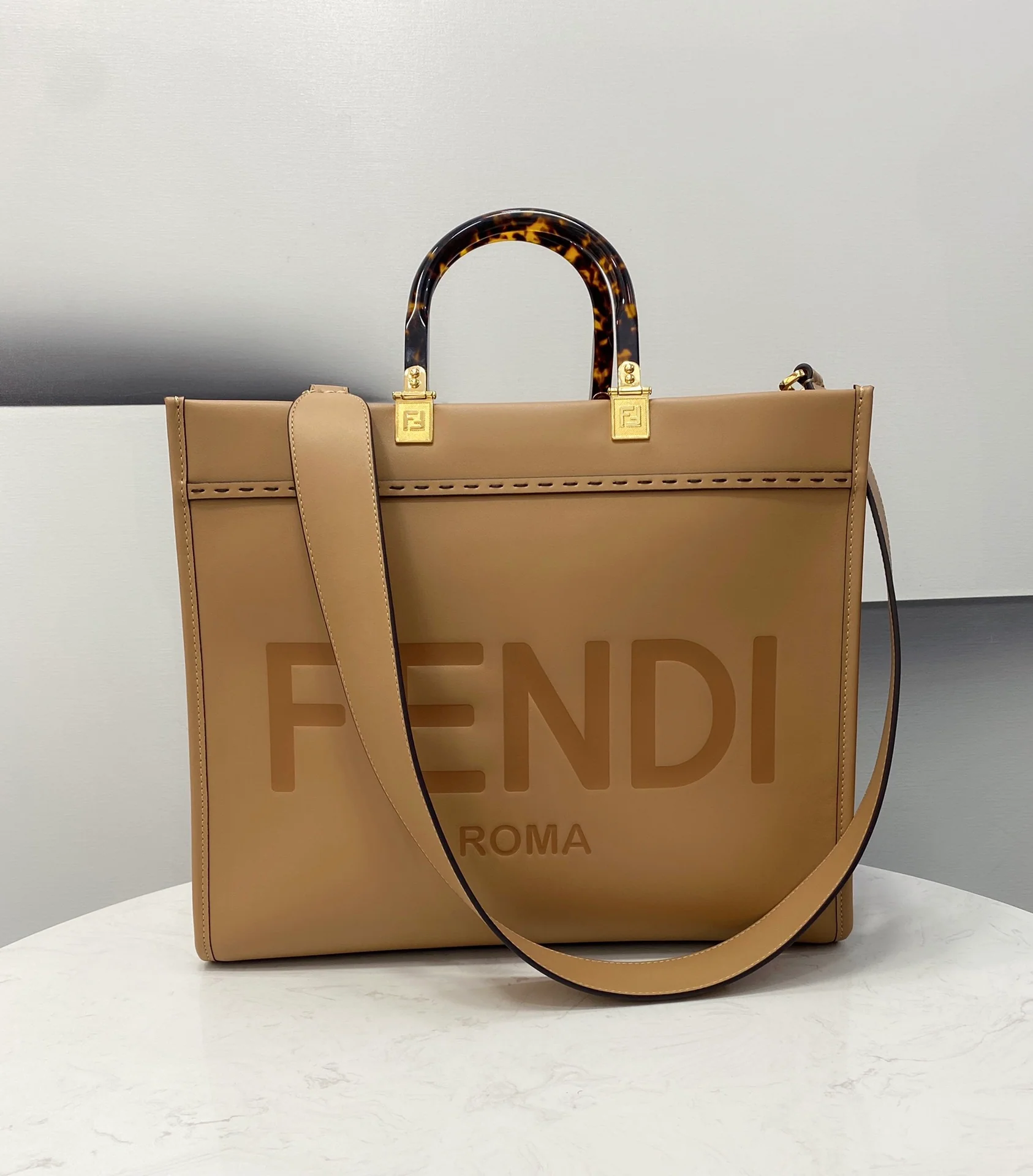 Сумка-тоут Fendi - бежевая