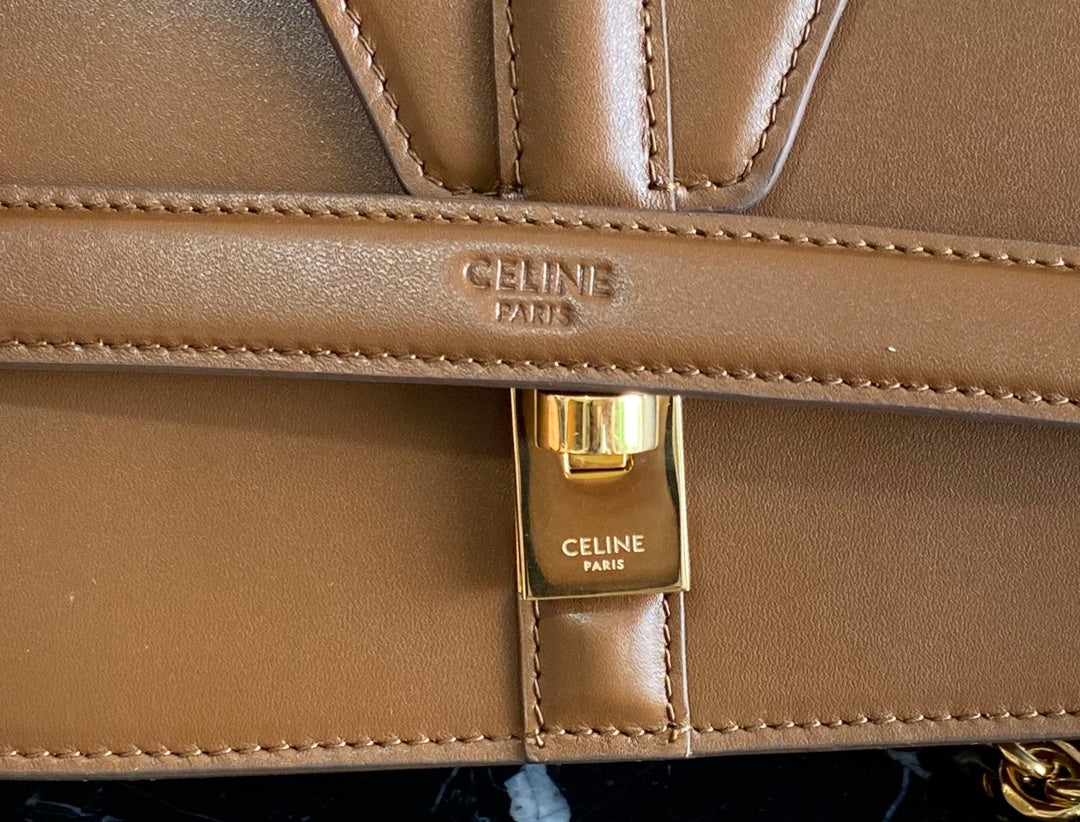 кожаная сумка Celine Soft 16 на цепочке
