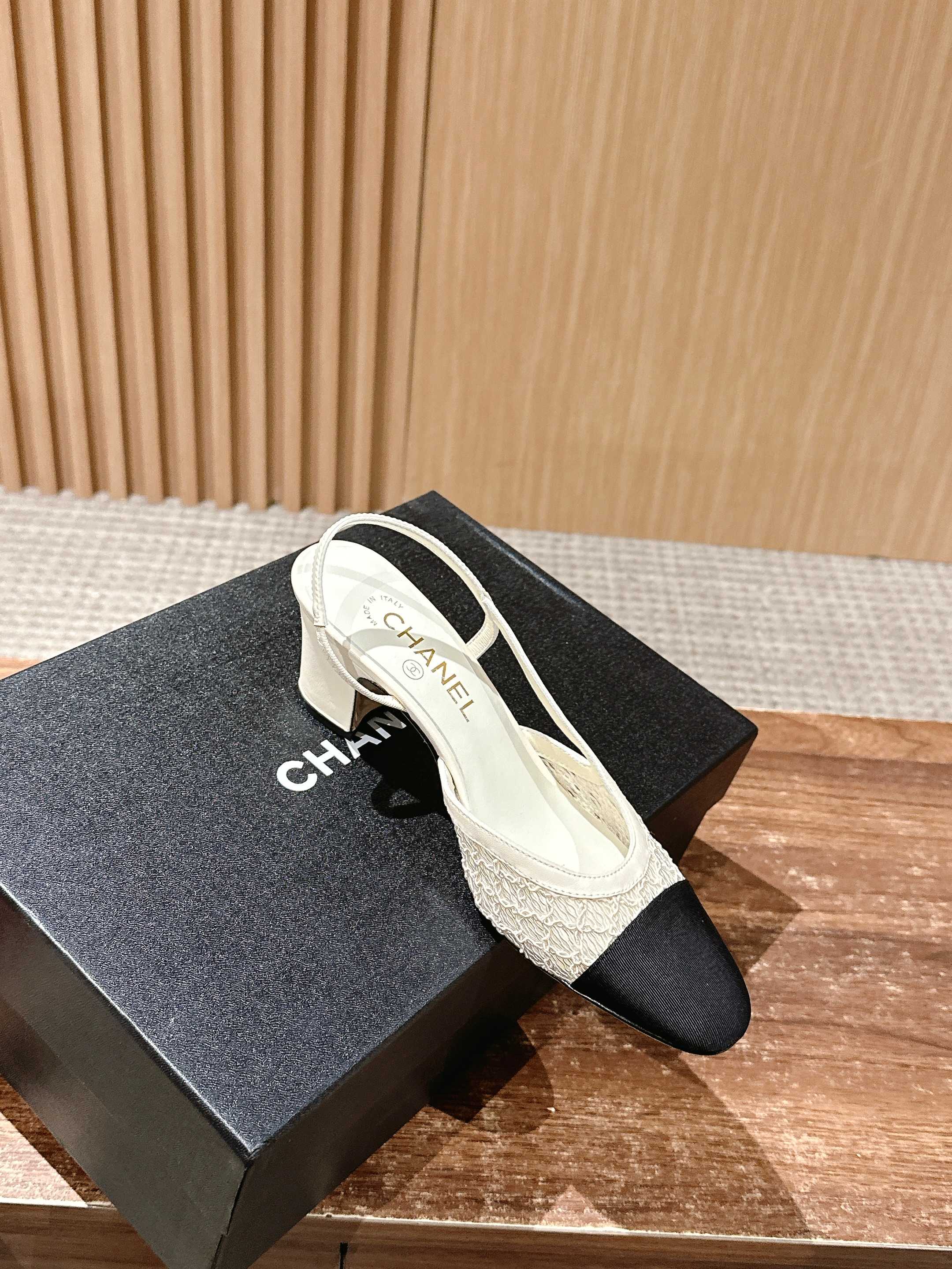 Chanel - Кружево и отделка из шаньдунского шелка - Туфли на массивном каблуке - Бежевый