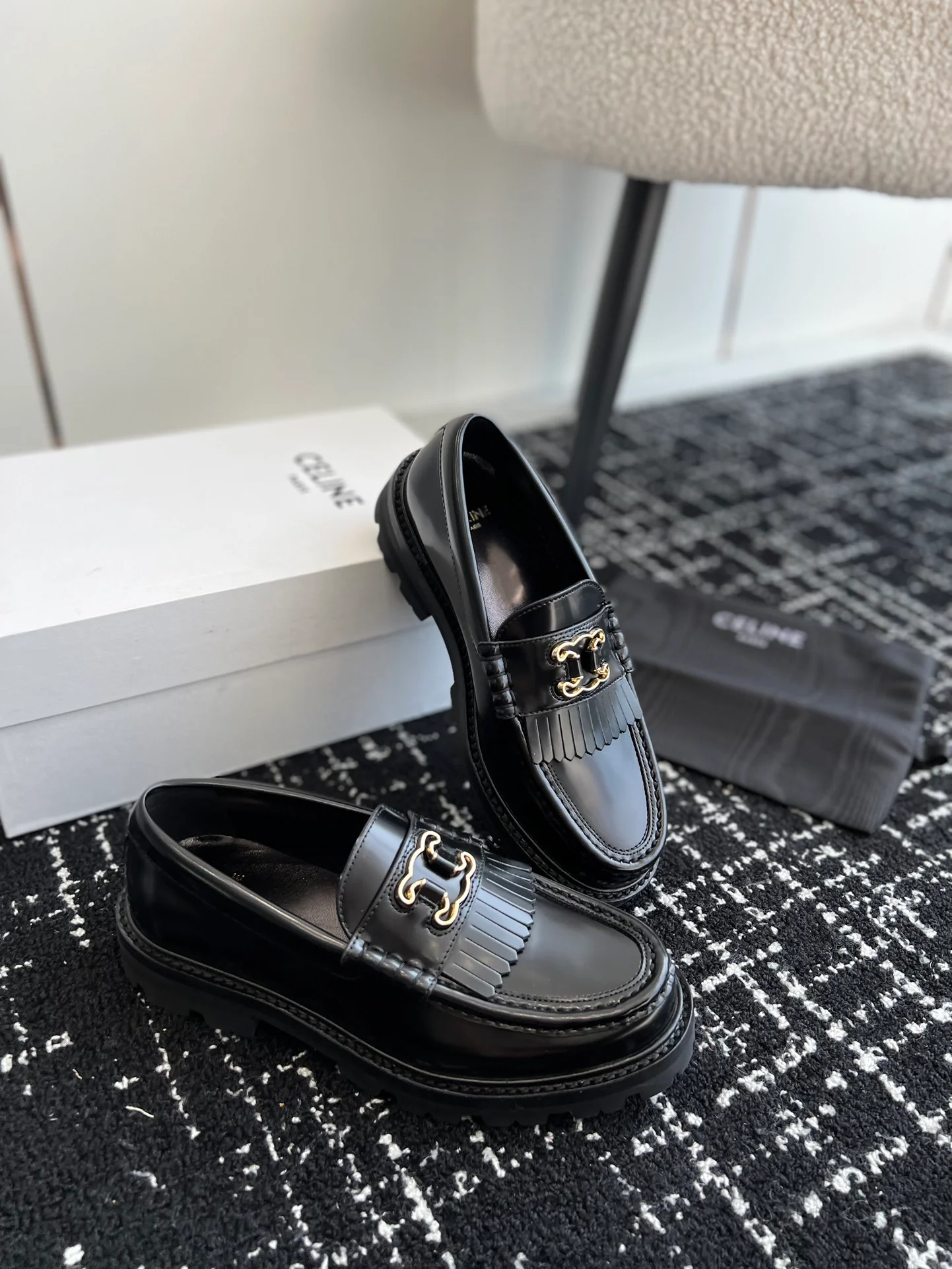 Celine - Весна/Лето 2023 Новинка - Лоферы Arc de Triomphe