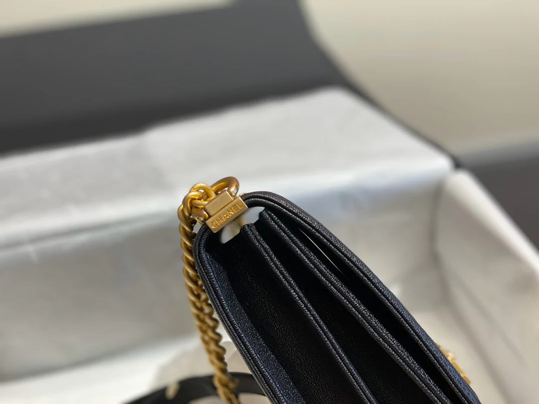 Chanel-boy-19-16-5cm-1