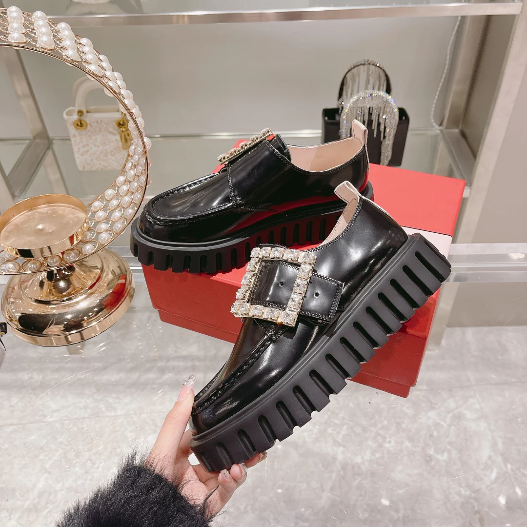 Новинка сезона весна/лето 2022 от RV - Лоферы на платформе - Черные