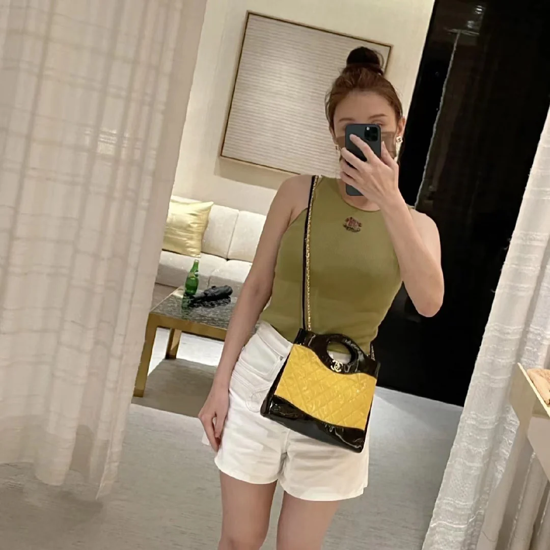 Коллекция Chanel Pre-Fall 2023 - сумка 31bag - черно-желтая - мини