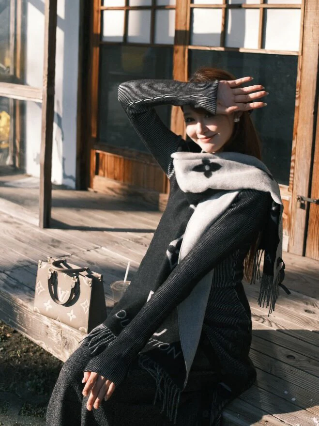 m45494-LV-onthego-mm-Сумка через плечо - Голубино-серый