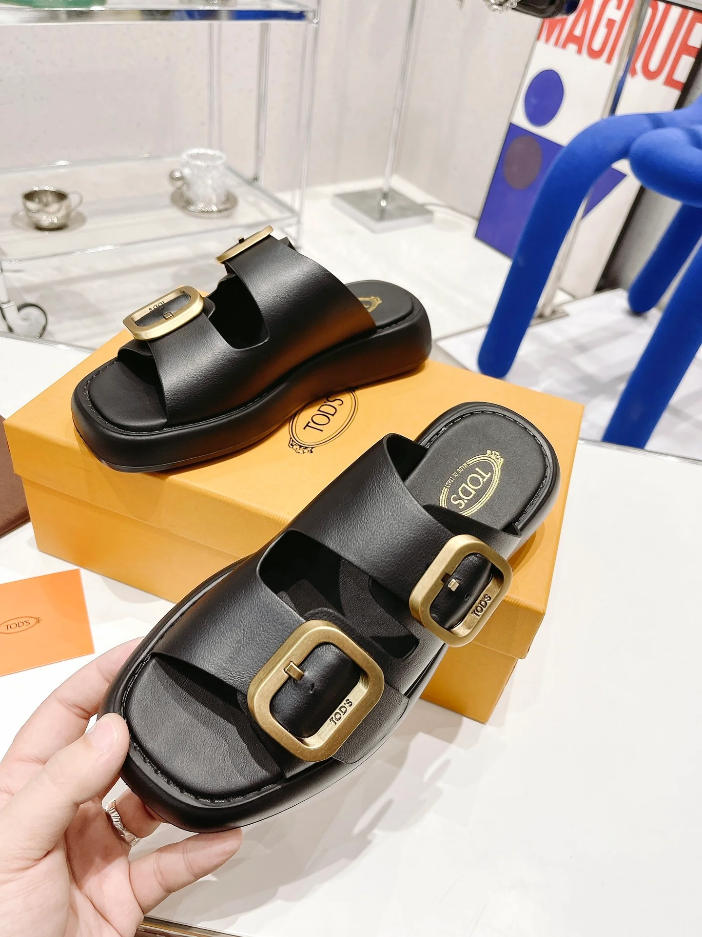 Тапочки на платформе Tods - черные