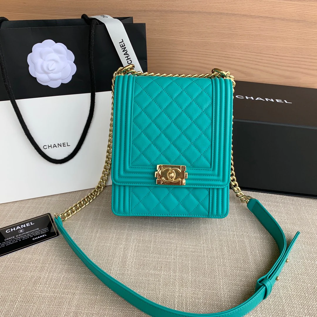 Chanel-boy-19-5-16-6cm-3