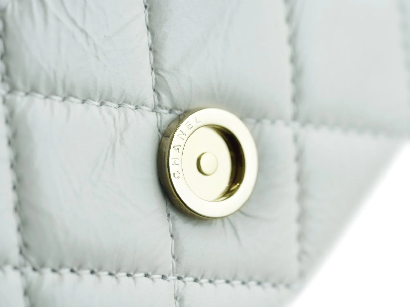 Рюкзак Chanel — белый, из вощеной кожи.