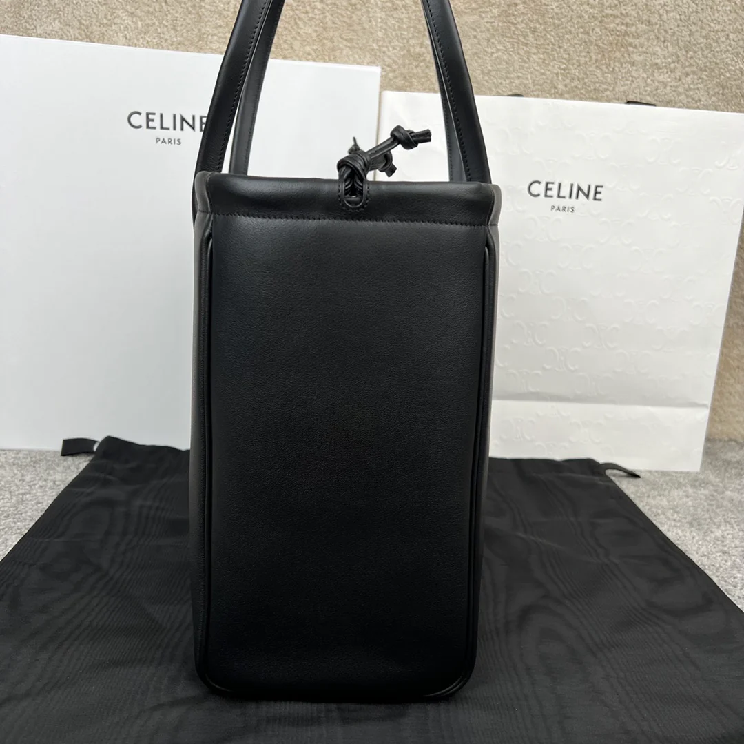 Сумка Celine Cabas Triomphe из гладкой кожи с завязками - черная
