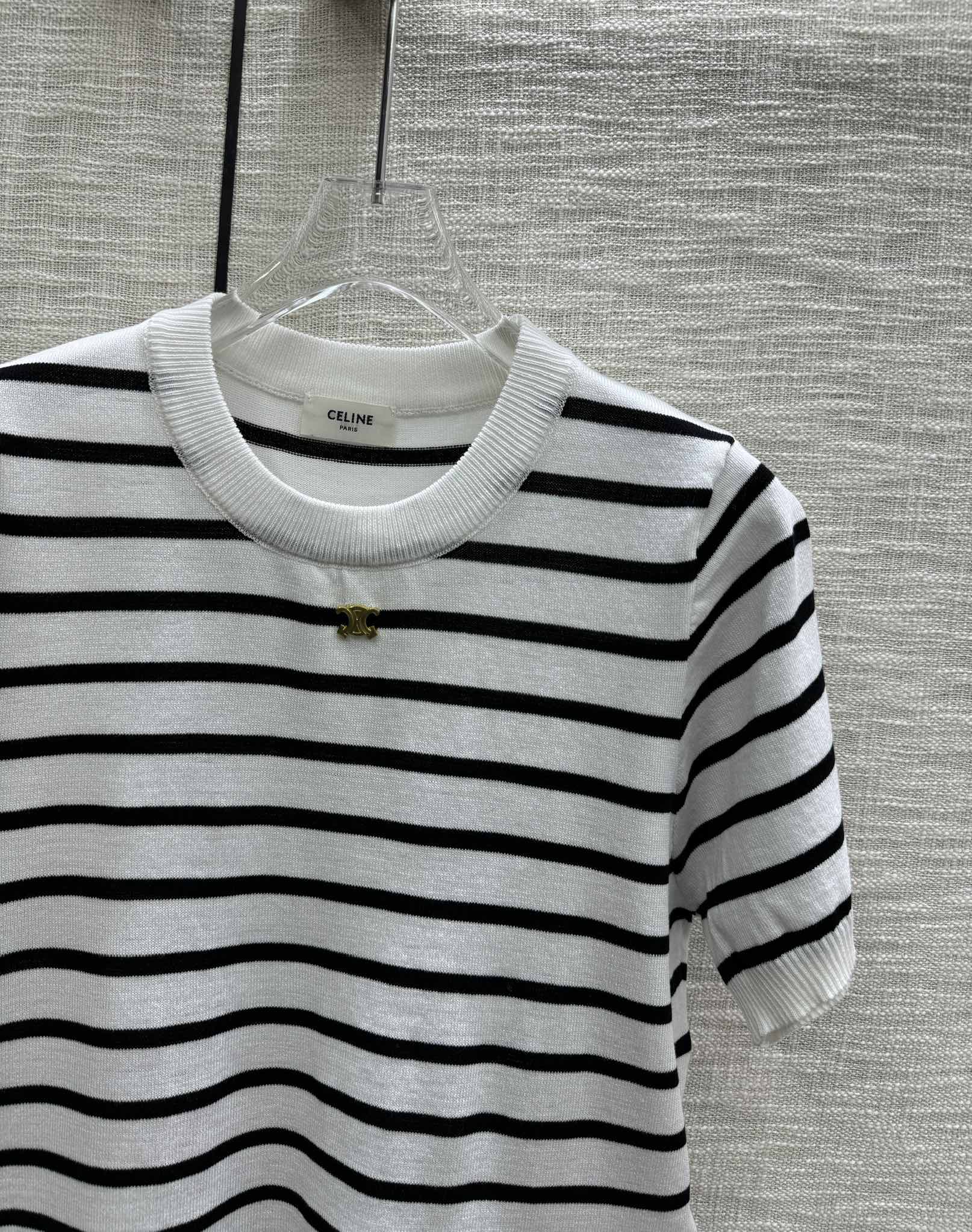 Трикотажный топ Celine 2403 с короткими рукавами и полосками, в стиле колор-блок — белый.